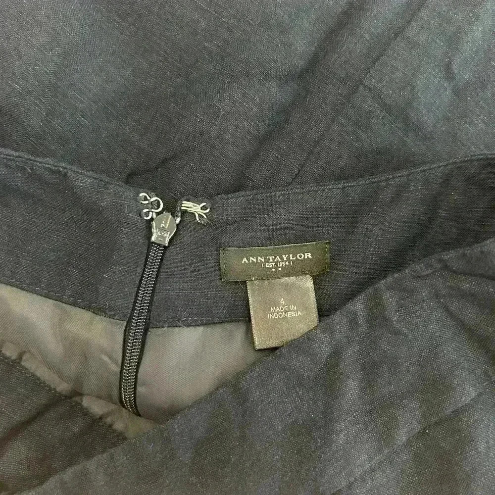 Ann Taylor a line skirt linen blend navy blue with intricate lace border size 4 - Picture 4 of 6